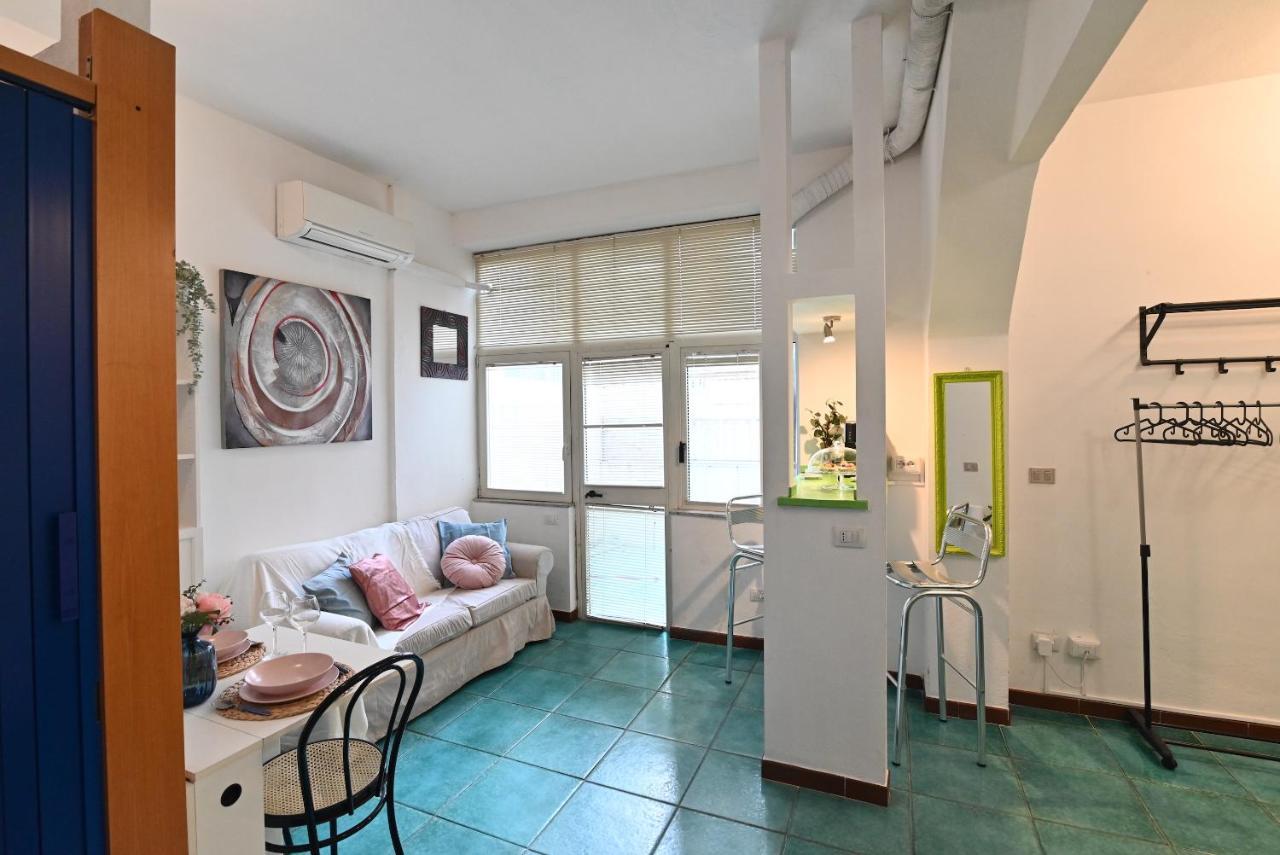 Izzhome City Love Cagliari Bagian luar foto
